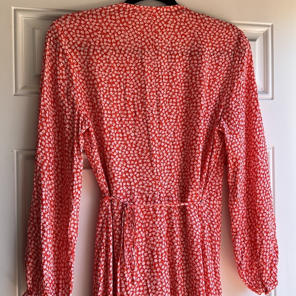H&M Red Ditsy Floral Wrap Dress Size S Crepe Midi Long Sleeve Romantic - Picture 12 of 12